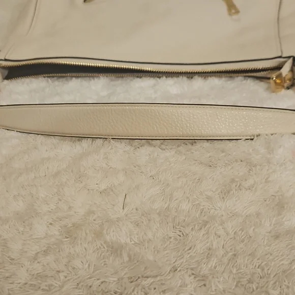 EUC Coach Ella Hobo With Starbursts Crystals And Rivets With New Coach Dusty - Picture 12 of 12